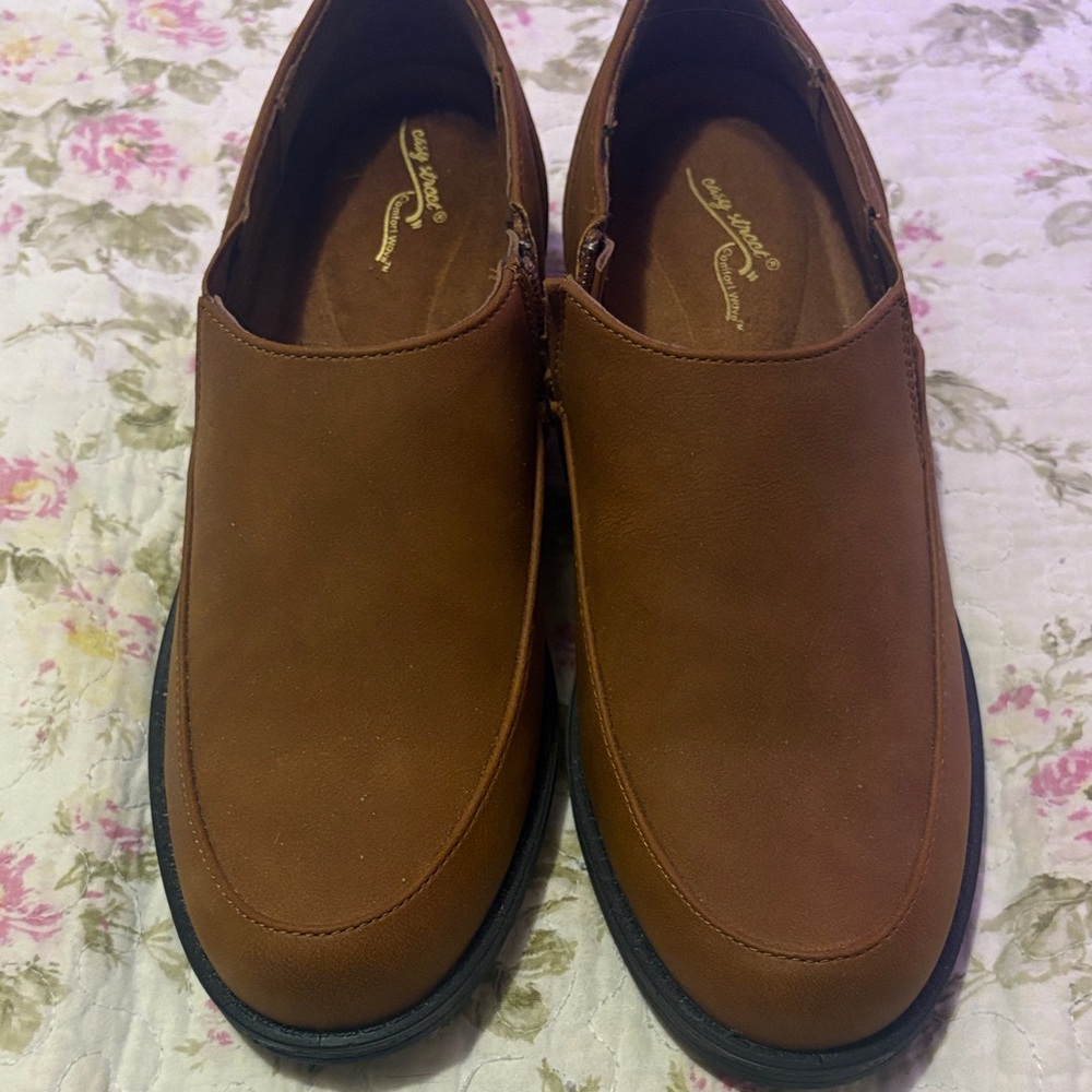Elegant Brown Women's Loafers never worn still in box